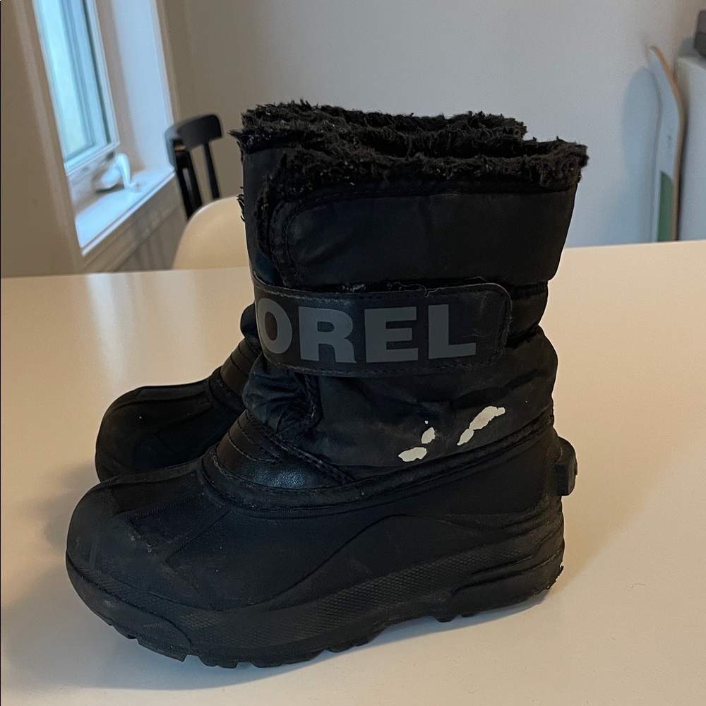 Sorel Black Insulated Snow Boots